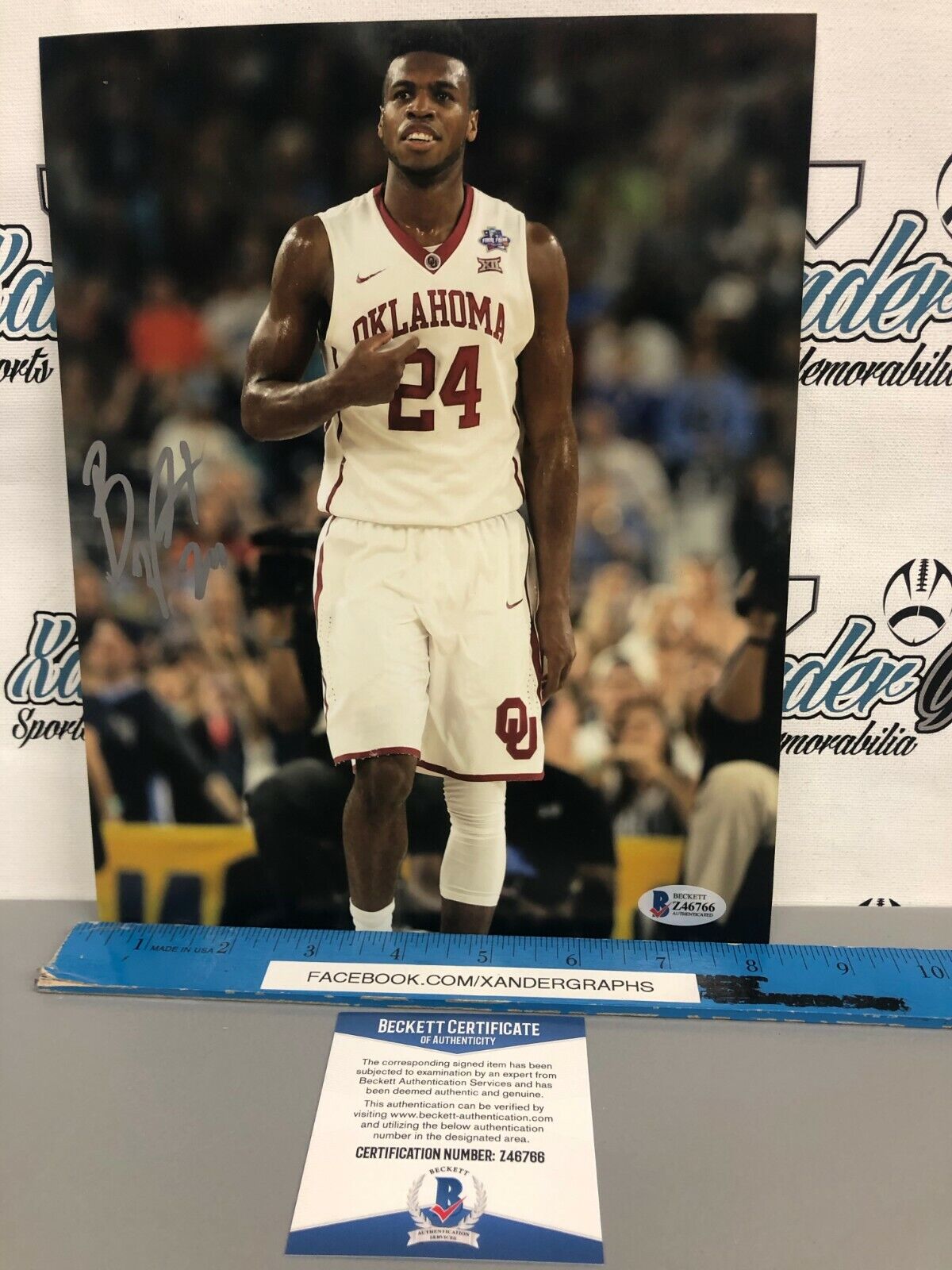 BUDDY HIELD SIGNED AUTOGRAPHED 8X10 BASKETBALL Photo Poster paintingGRAPH-BECKETT BAS COA