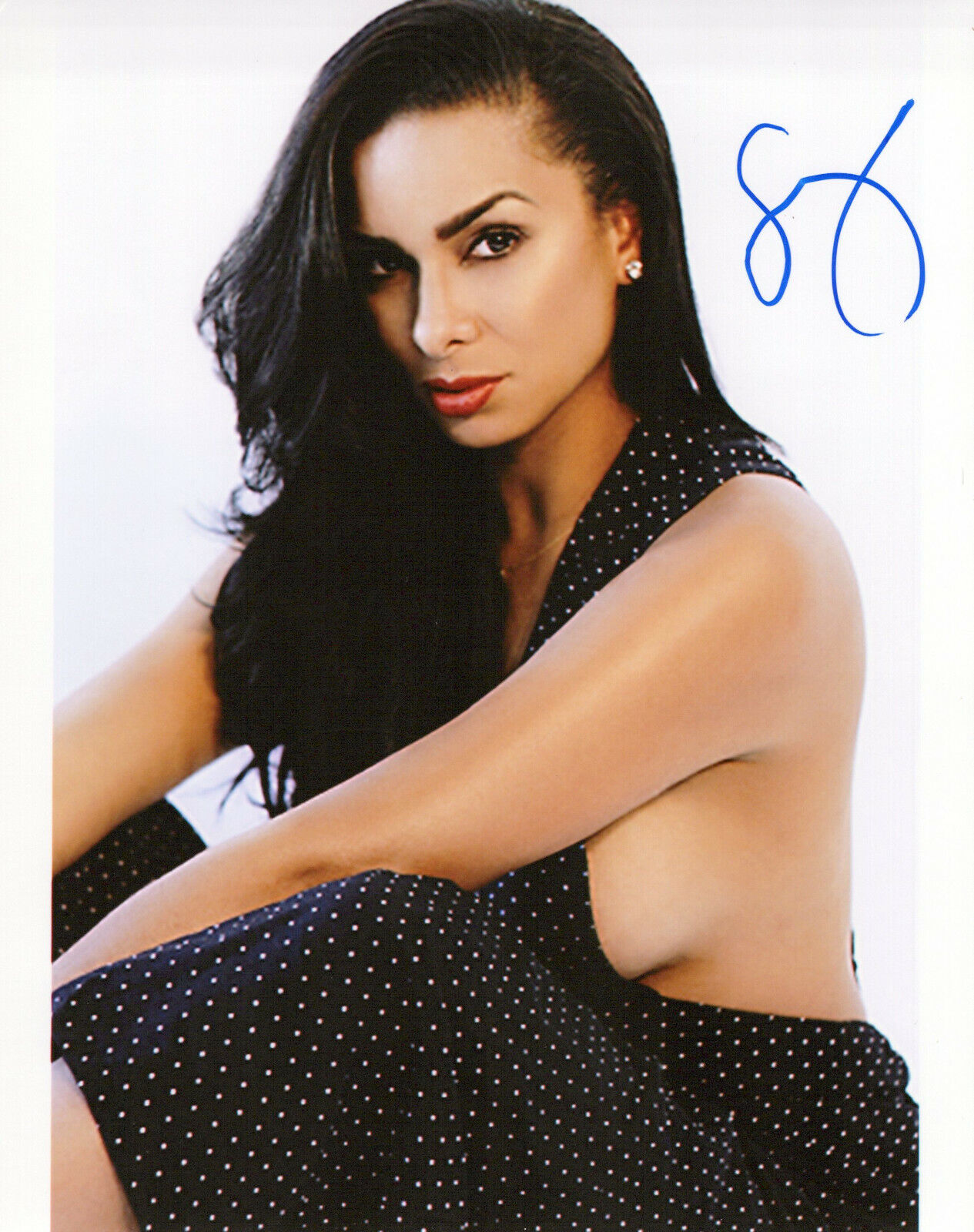 Laura Govan glamour shot autographed Photo Poster painting signed 8x10 #1