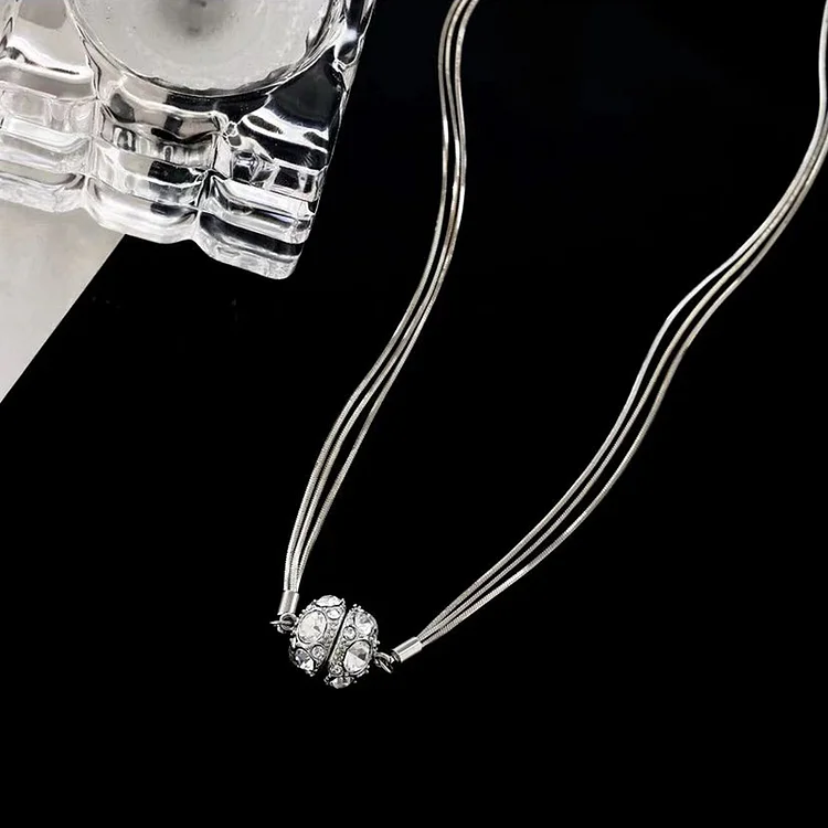 Design Sense Diamond Magnetic Necklace