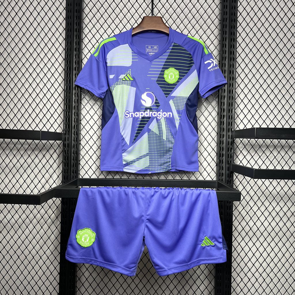 Manchester United 24-25 Purple Goalkeeper Kids Kit