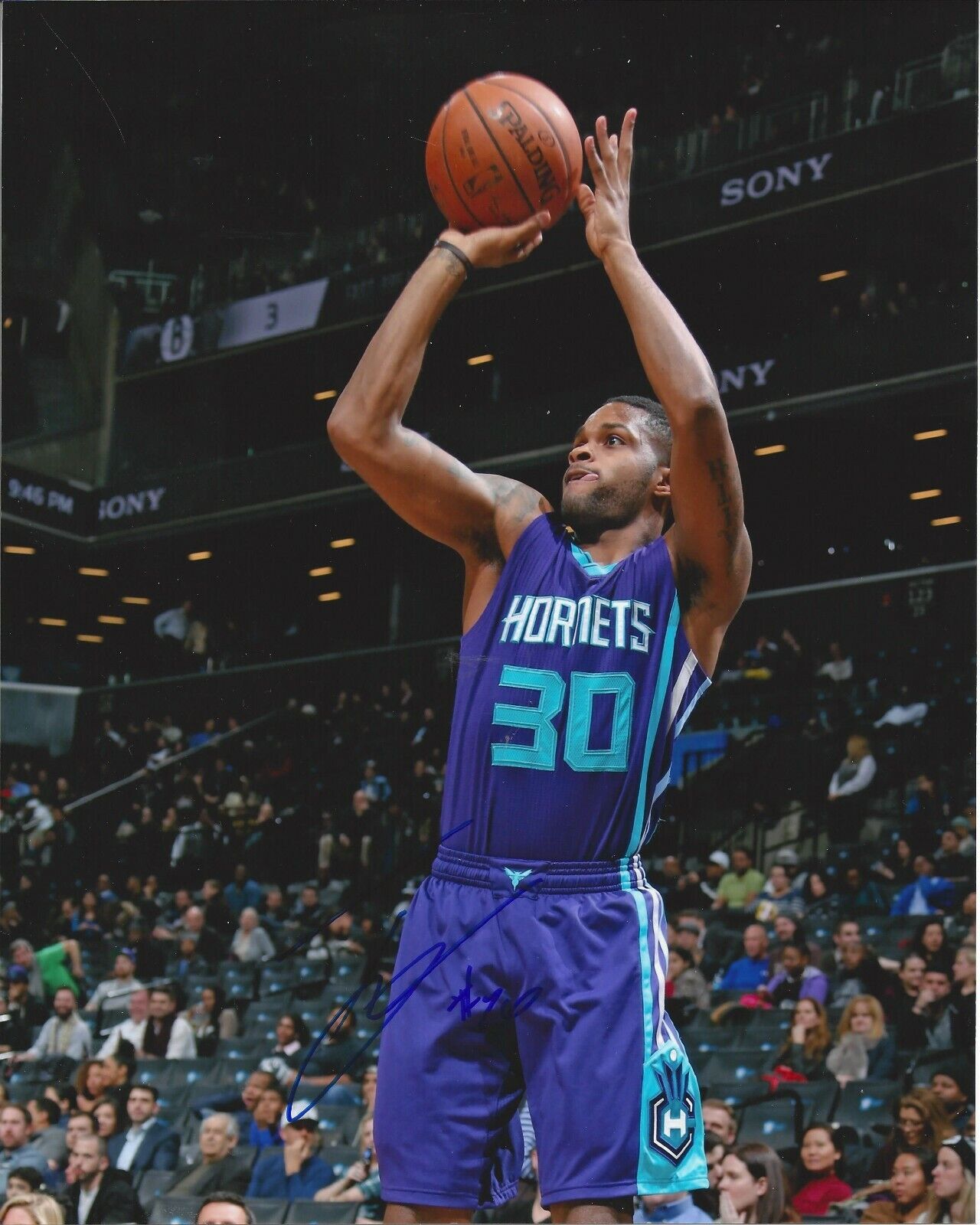 Troy Daniels Autographed 8x10 Charlotte HornetsA968