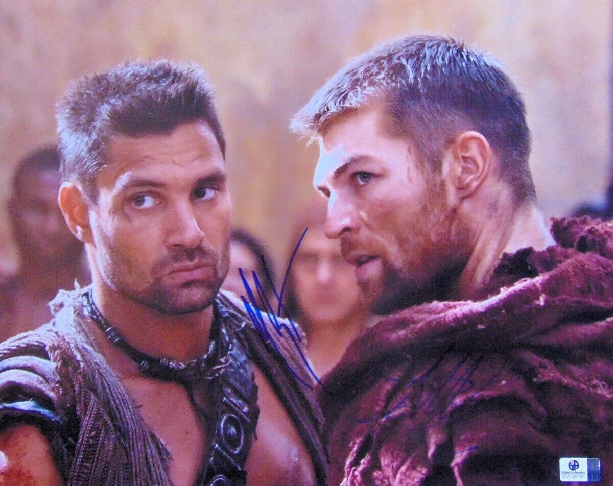 Liam Mcintyre Manu Bennett Signed Autographed 11X14 Photo Poster painting Spartacus GV706781