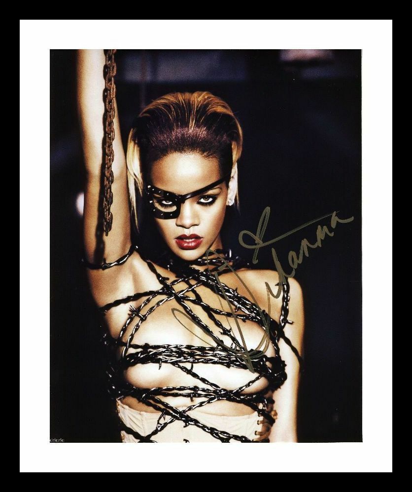 Rihanna Autograph Signed & Framed Photo Poster painting 13