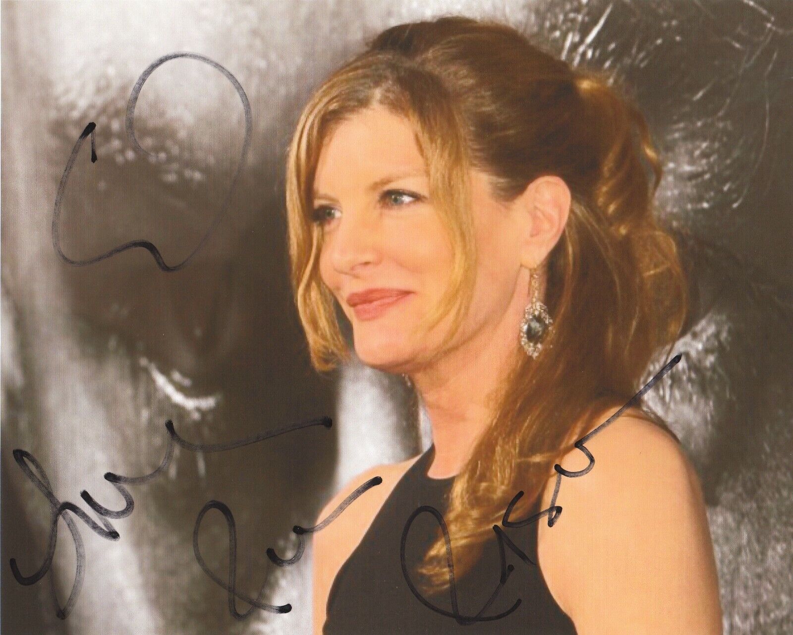 Rene Russo Autographed 8x10 Photo Poster painting