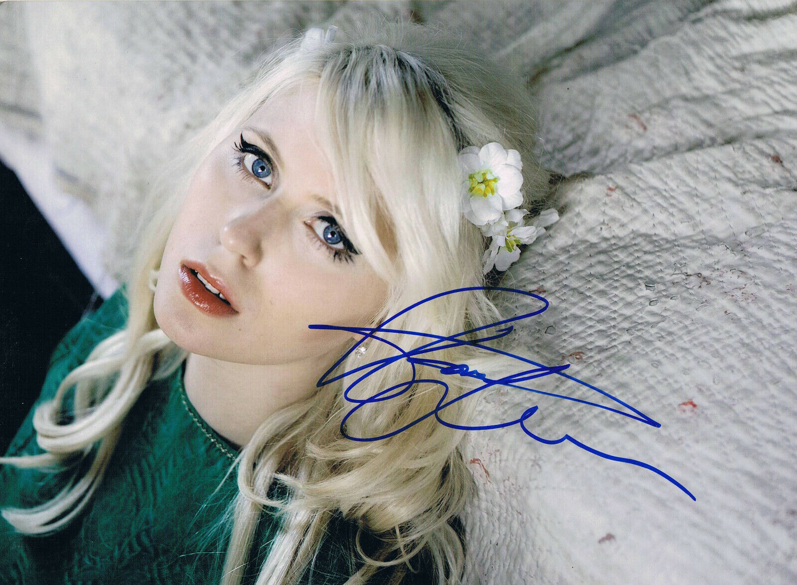 Amanda Jenssen 1988- genuine autograph Photo Poster painting 8x11