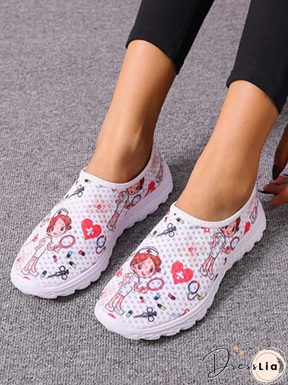 Nurse Fighting Epidemic Print Breathable Tulle Mesh Lightweight Sneakers