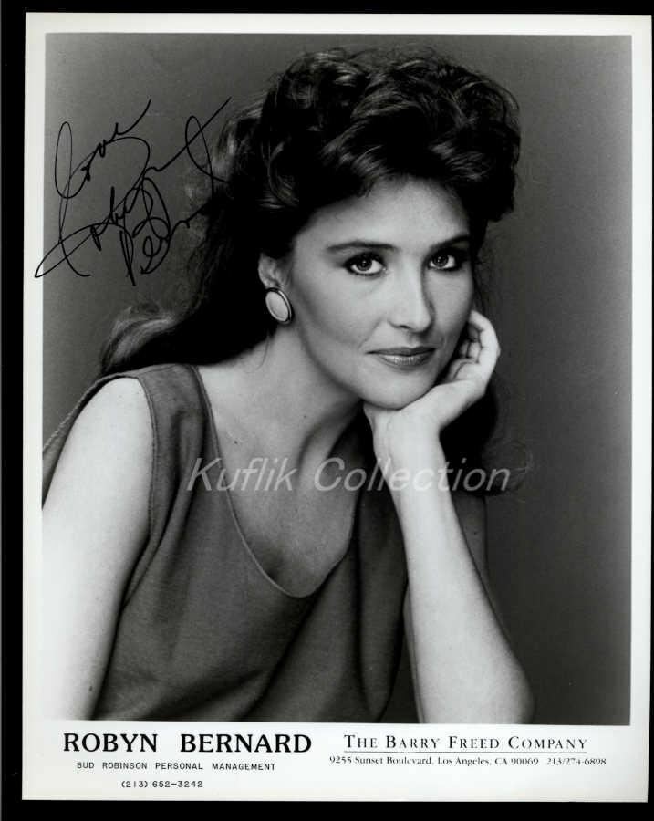 Robyn Bernard - Signed Autograph Headshot Photo Poster painting - Actress - General Hospital