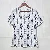 Gioiacombo&trade; T-shirt con stampa etnica scollo a V