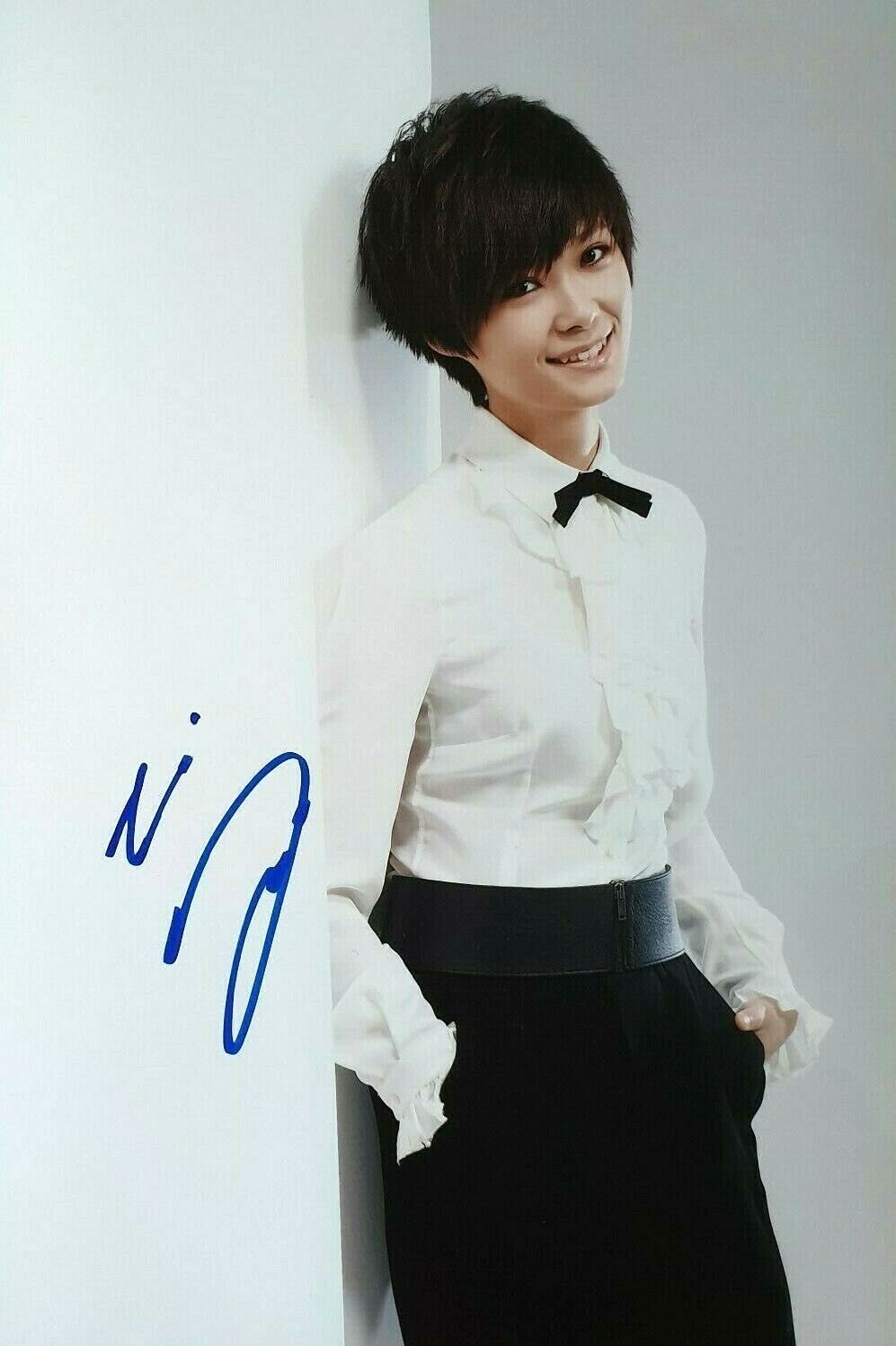 LI YUCHUN CHRIS LEE In-Person Signed Autographed Photo Poster painting RACC COA 李宇春 Monster Hunt