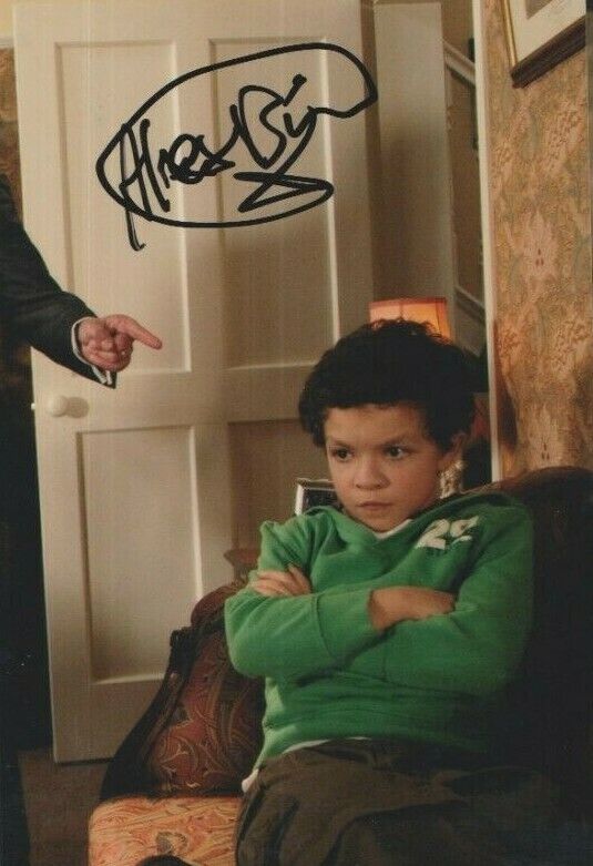 Alex Bain **HAND SIGNED** 6x4 Photo Poster painting ~ Coronation Street ~ AUTOGRAPHED