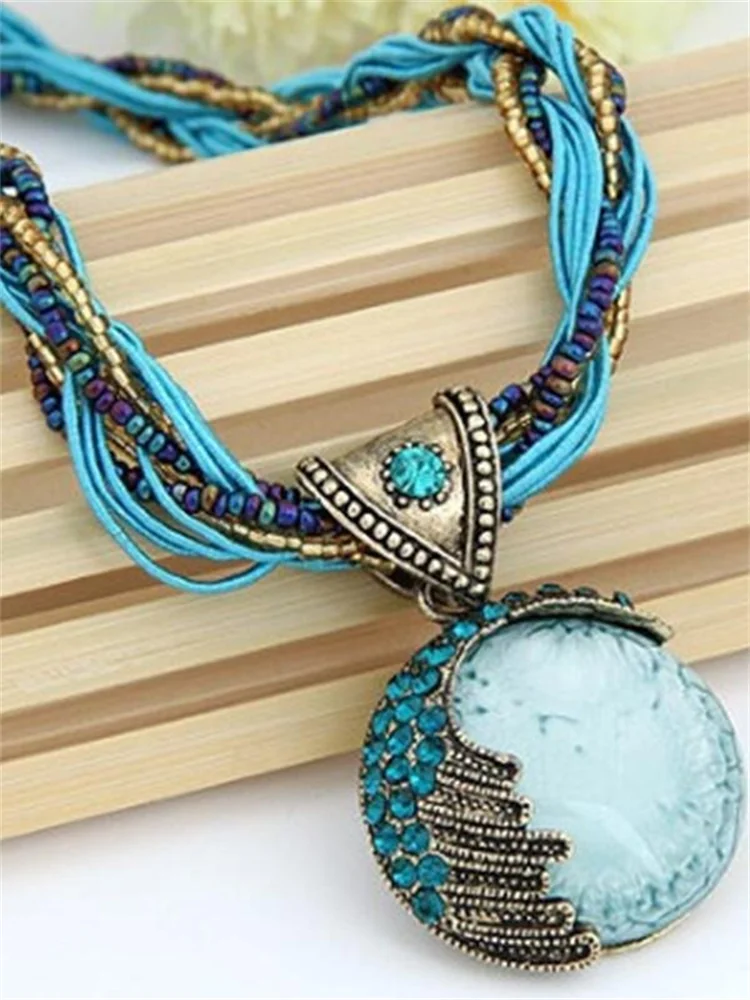 VChics Vintage Turquoise Rhinestone Studded Beaded Necklace