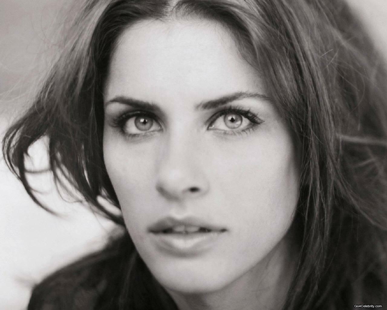 Amanda Peet 8x10 Picture Simply Stunning Photo Poster painting Gorgeous Celebrity #1