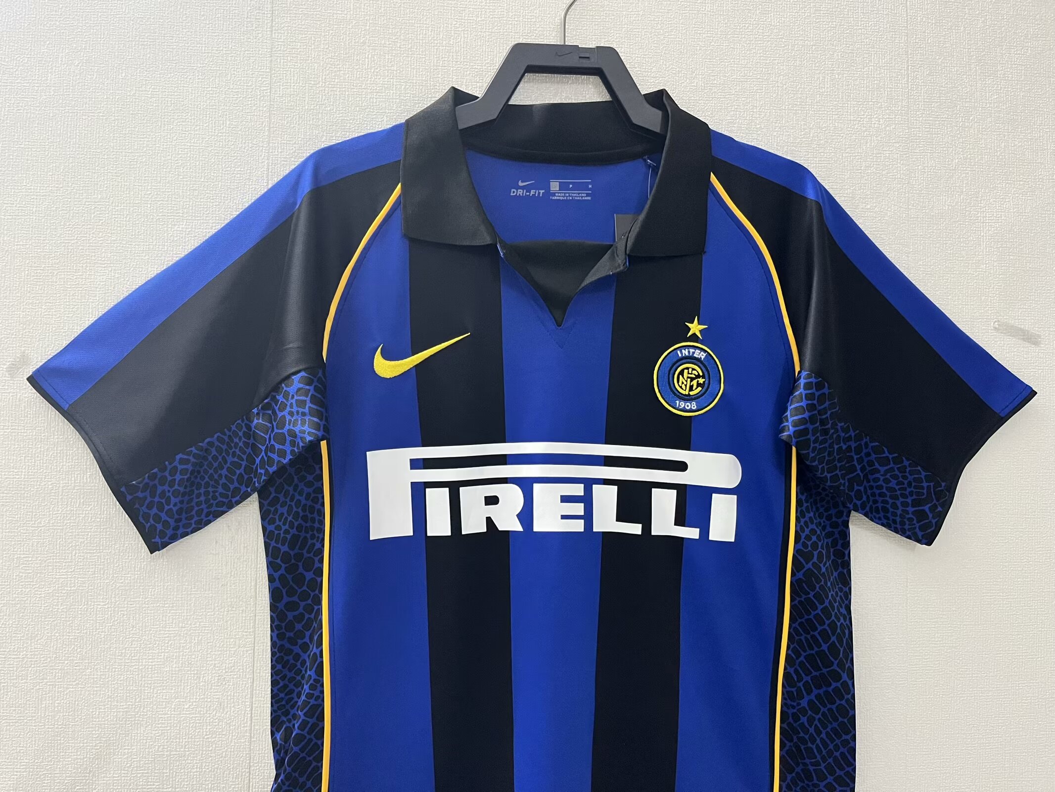 01/02-HOME-INT-RETRO-FAN-AD-A07373