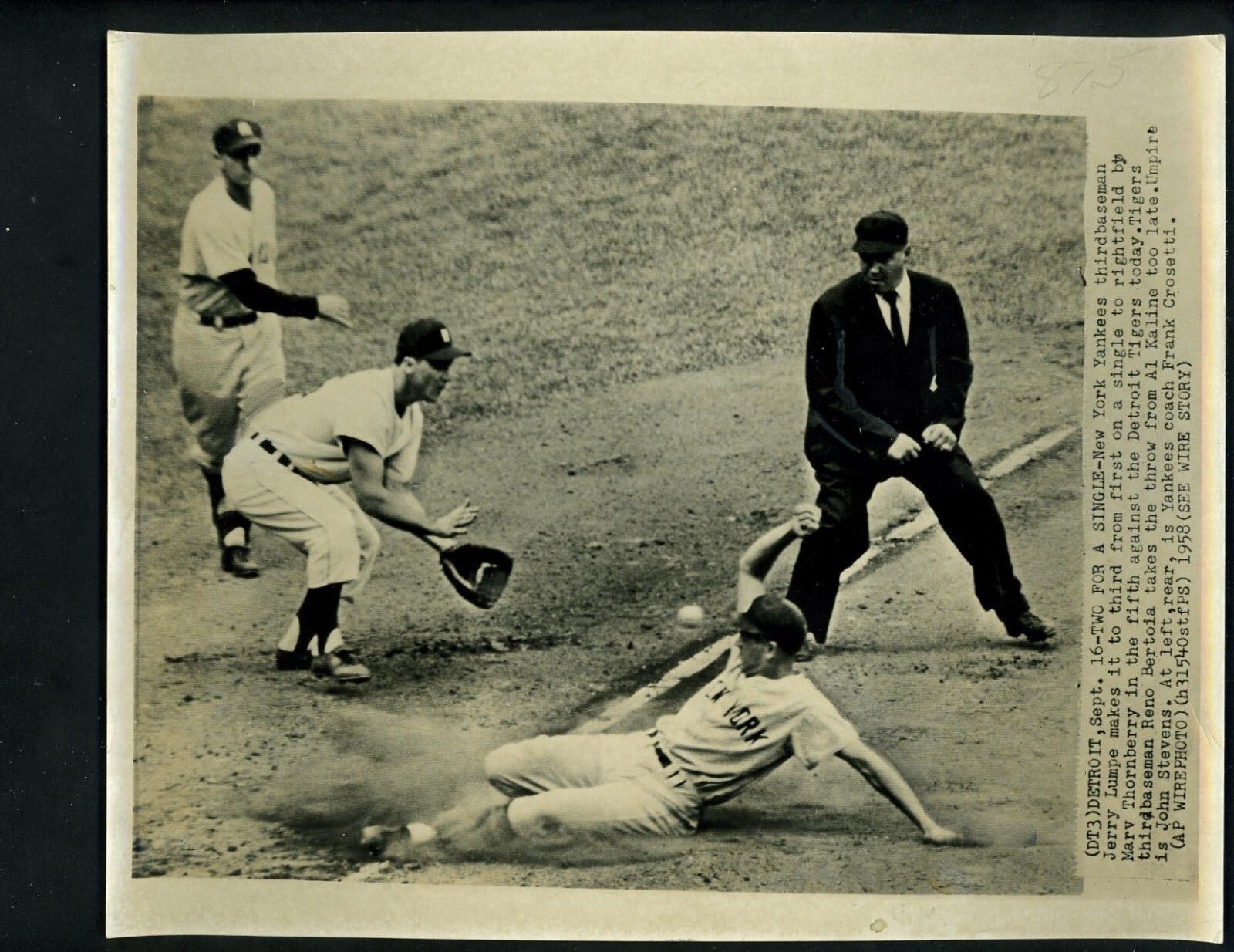 Jerry Lumpe Reno Bertoia Umpire John Stevens 1958 Press Photo Poster painting Tigers Yankees