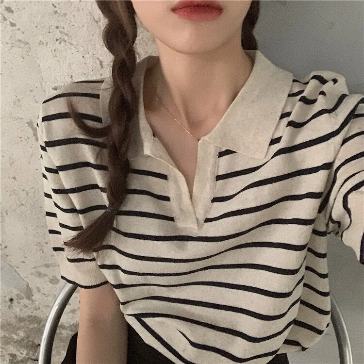Back to School Striped Vintage T-Shirt Women Casual V-Neck Loose Fashion Harajuku Crop Top Comfortable Stretch Tee Summer Short Sleeve T-Shirts