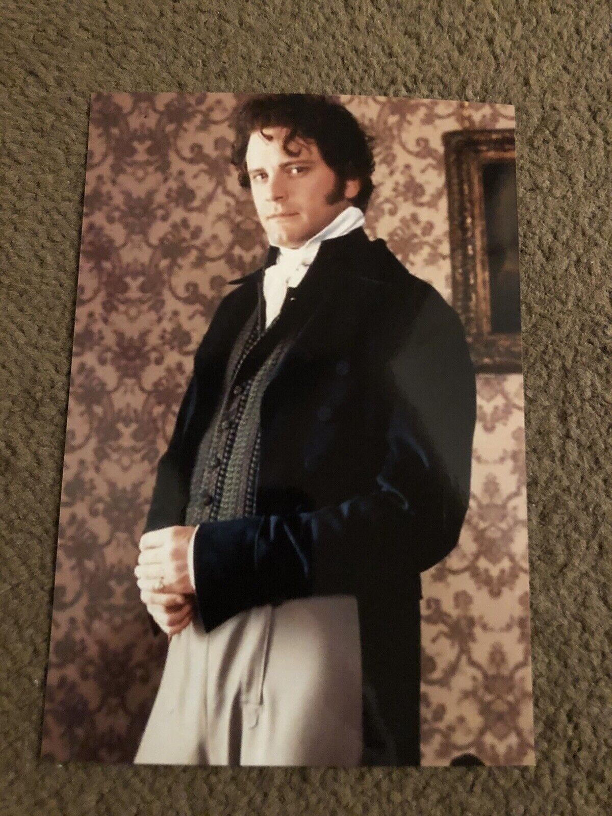 COLIN FIRTH (PRIDE & PREJUDICE) UNSIGNED Photo Poster painting- 6x4”