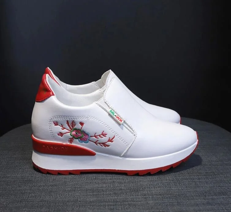 NEW Brand Women Casual Shoes Woman Sneakers Fashion Breathable PU Leather Platform White Women Shoes Soft Footwears Embroidered