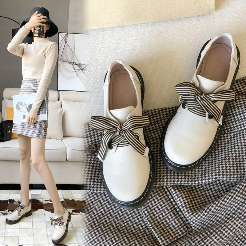 Solid White Leather Oxford Shoes Woman Lace-Up Flats Striped Riband Loafers Rivet Bow Derby Shoes Women Espadrilles Single Shoes