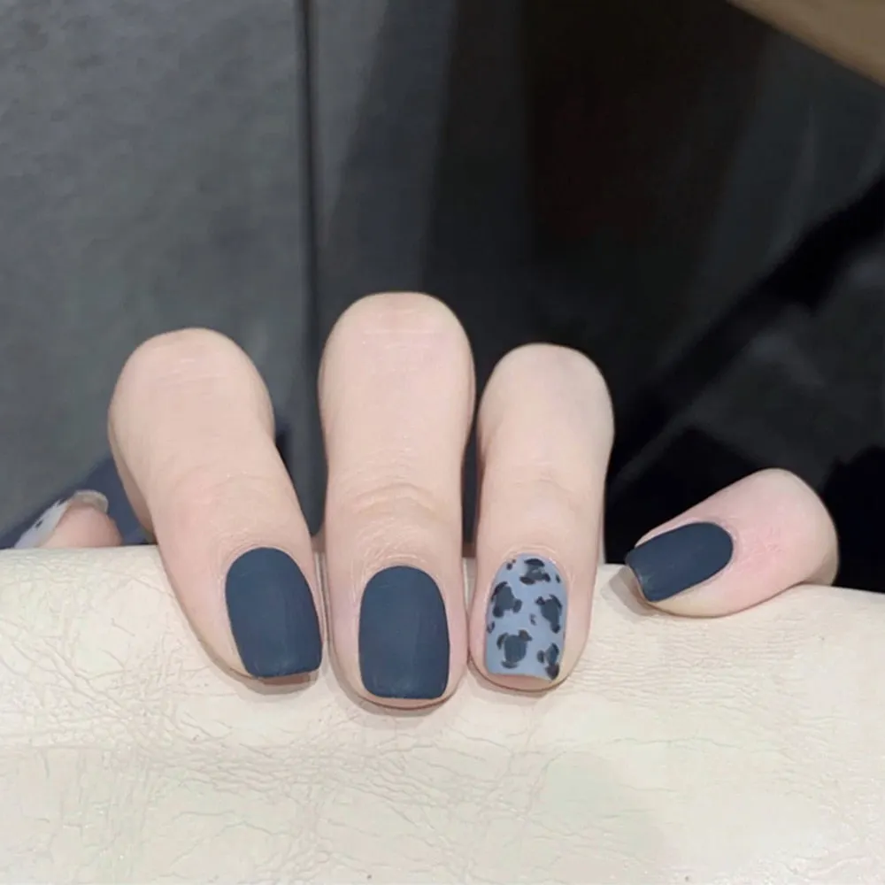 24PCS/box Fashionable Blue and Graffiti Pattern Wearable Fake Nails press on Short oval Head Lady Full Cover Finished Fingernail-Nail Inspo