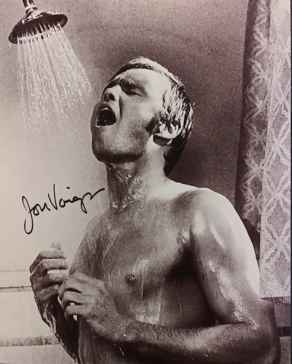 Jon Voight signed 8x10