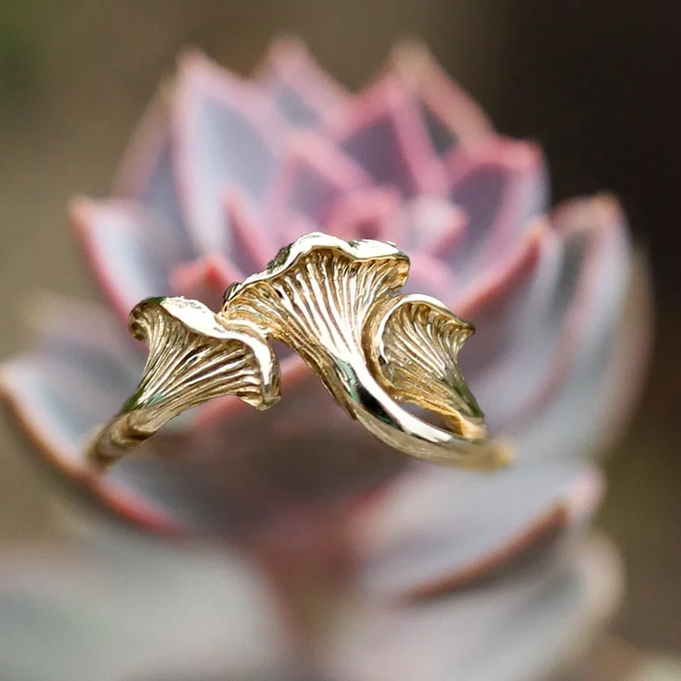 Chanterelle Mushroom Ring (Gold)