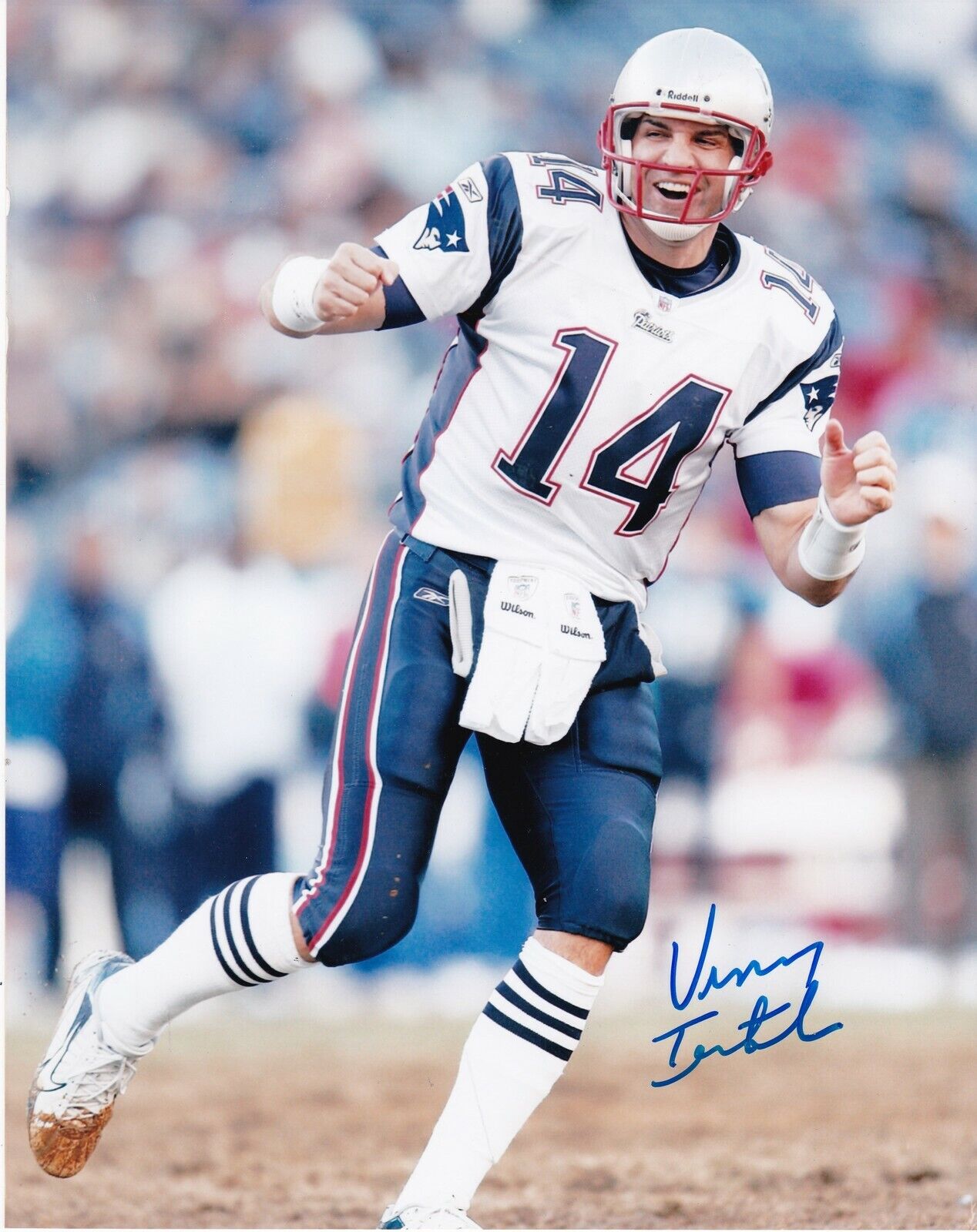 VINNY TESTAVERDE NEW ENGLAND PATRIOTS ACTION SIGNED 8x10