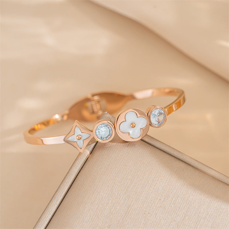 Direct Supply Hot Sale Titanium Steel Bracelet Fashion Gold Plated 18K