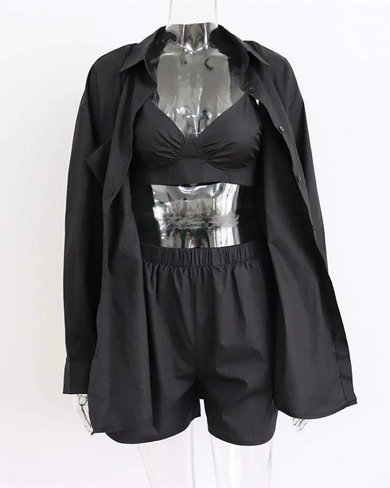 Solid color three-piece suit