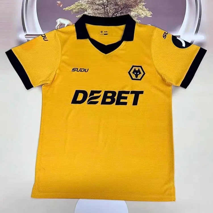 Fans 2025/2026 Wolverhampton Wanderers Home Football Shirt