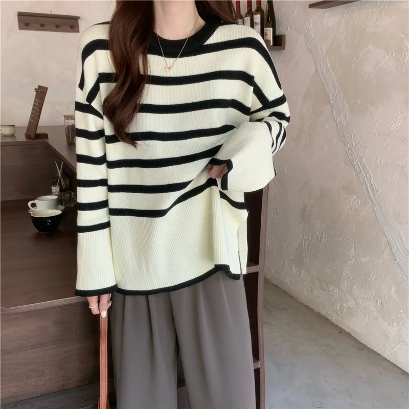 Uveng Uveng Version Of Striped Knitted Women In The Spring Of 2024 New Retro Lazy Wind Wearing Soft Languid Cover Loose Top Tide