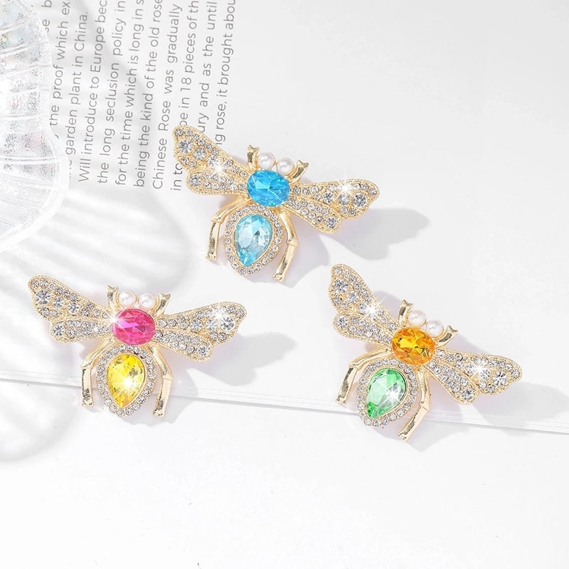 Minimalist Classic Style Bee Alloy Inlay Zircon Women's Brooches