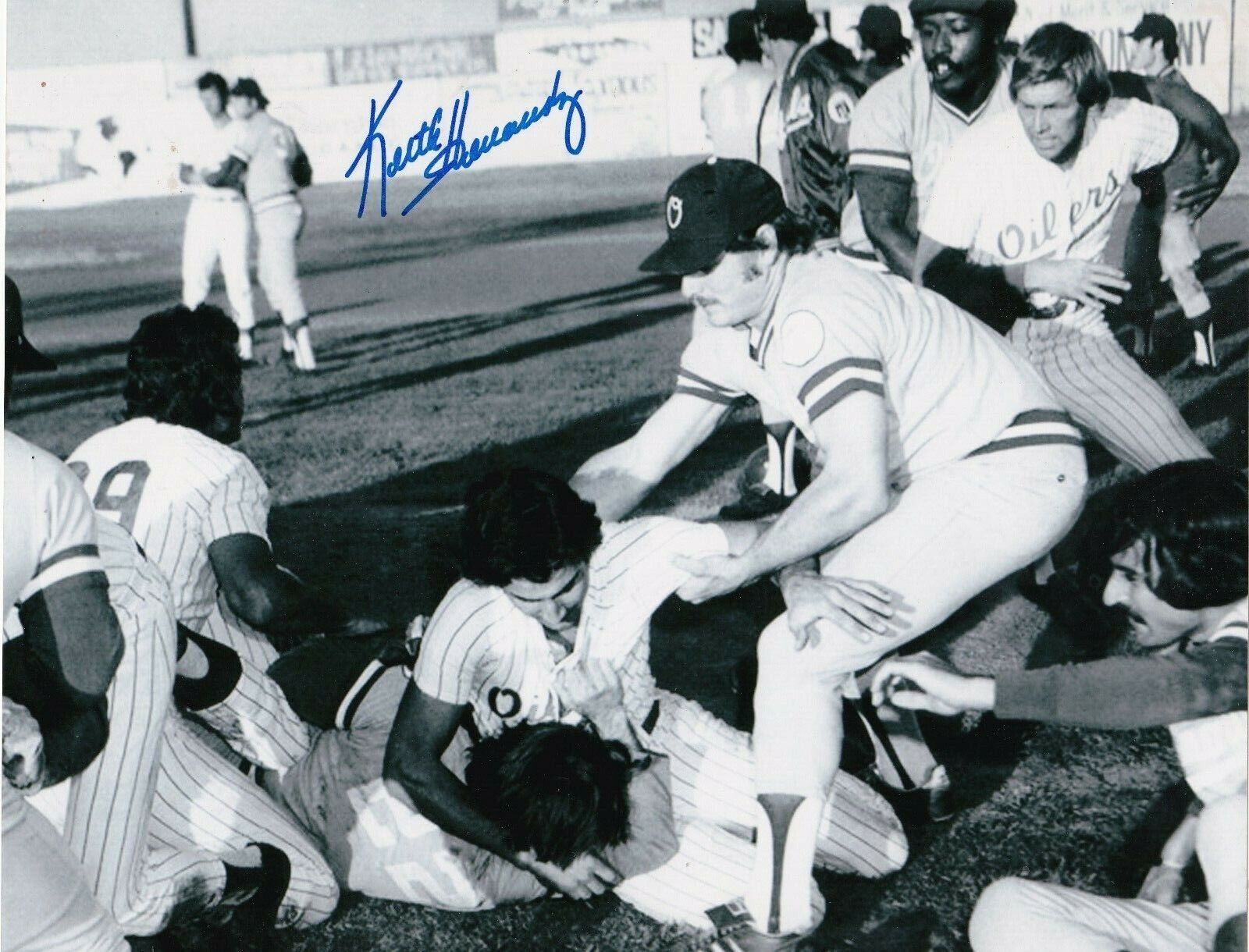 KEITH HERNANDEZ TULSA OILERS ACTION SIGNED 8x10