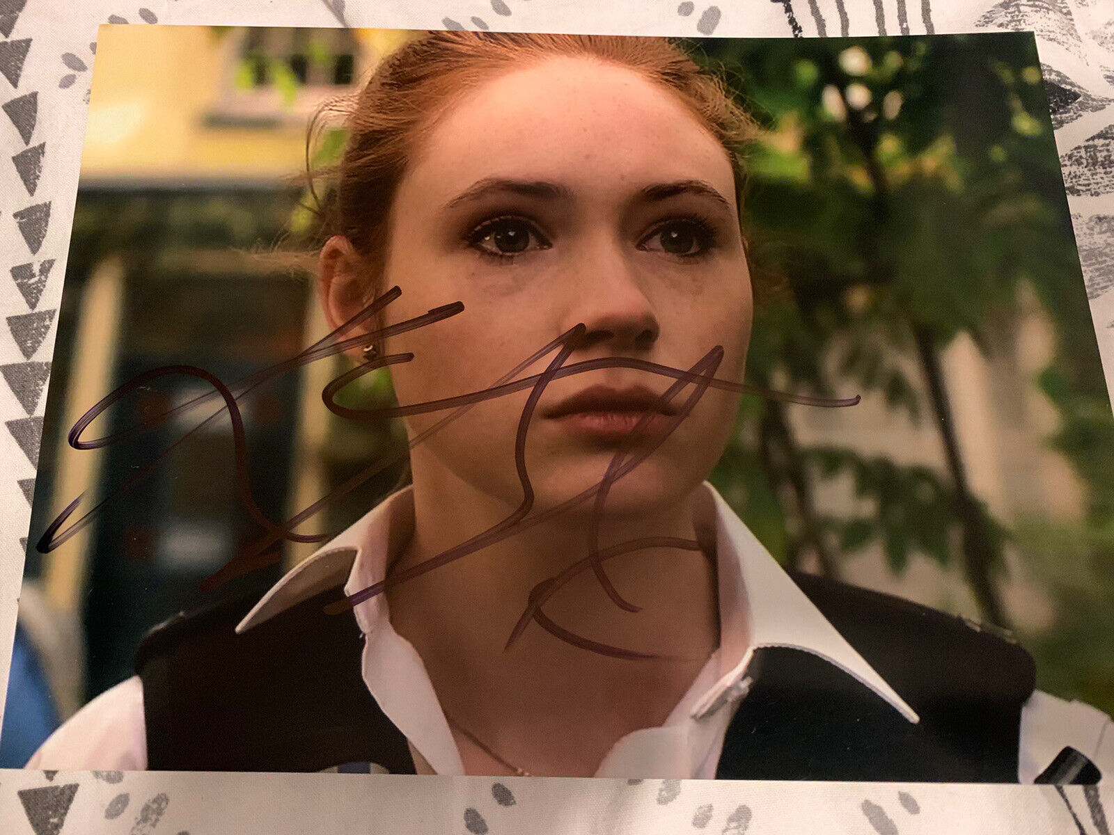 Karen Gillan Signed 8x6 Doctor Who Amy Pond Photo Poster painting