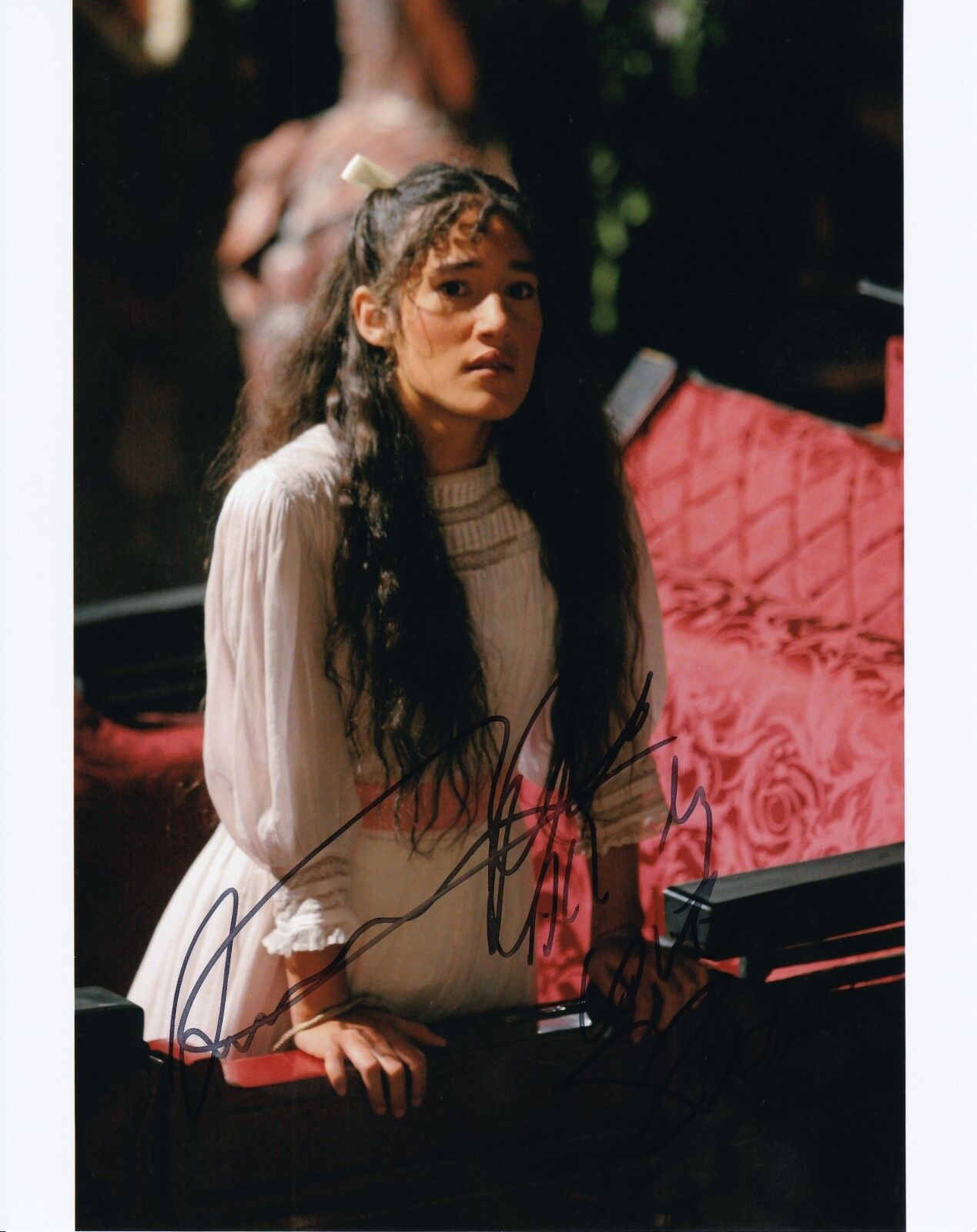 Q'ORIANKA KILCHER hand-signed BEAUTIFUL 8x10 CLOSEUP authentic w/ UACC RD COA