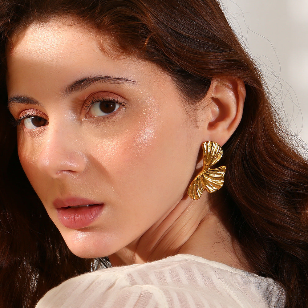 Ins Fashion Retro Ginkgo Leaf Earrings Stainless Steel 18K Gold Plated Hydraulic Symmetrical Petal Earrings For Women