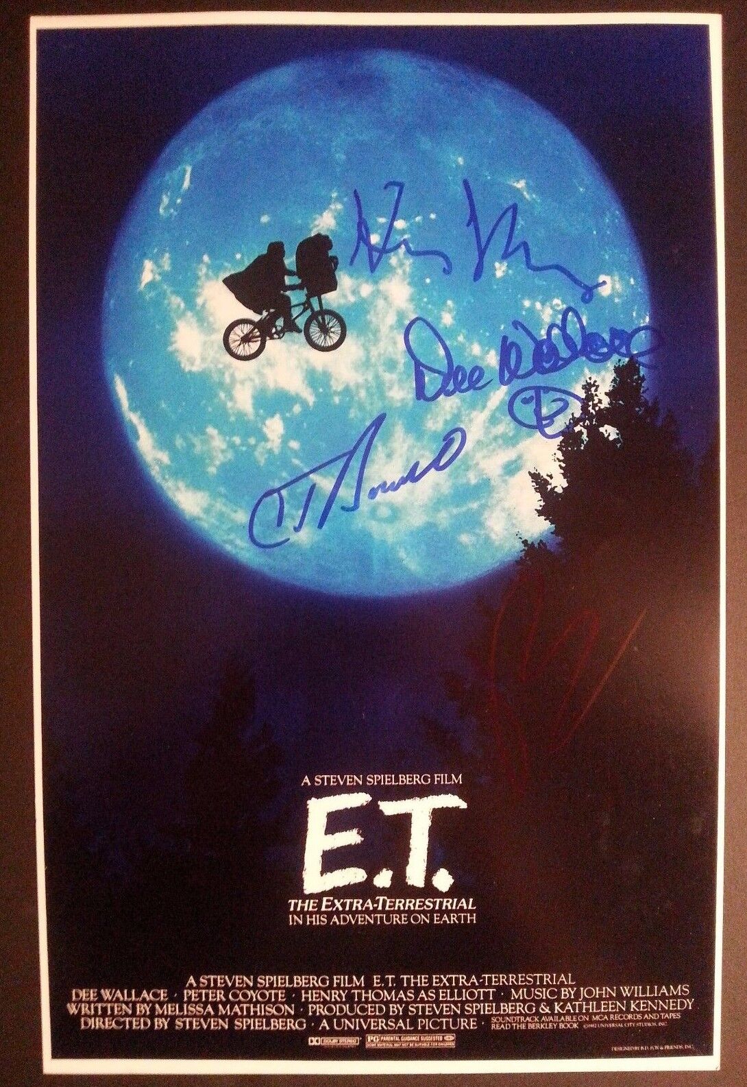 E.T. the Extra-Terrestrial Cast(x4) Auth.Hand-Signed DREW BARRYMORE 11x17 Photo Poster painting