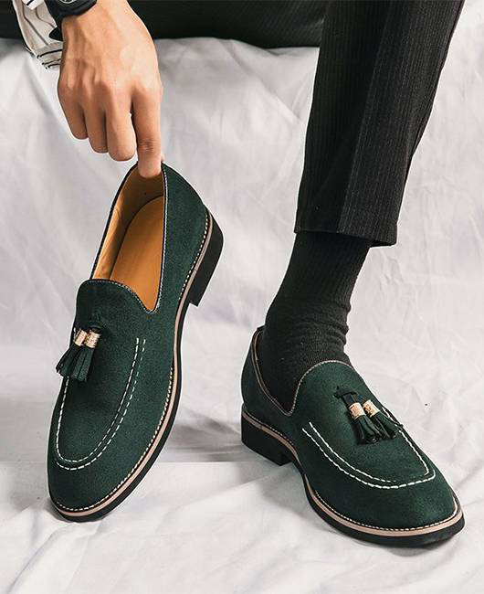 Solid Stitch Design Fringe Decor Suede Loafers