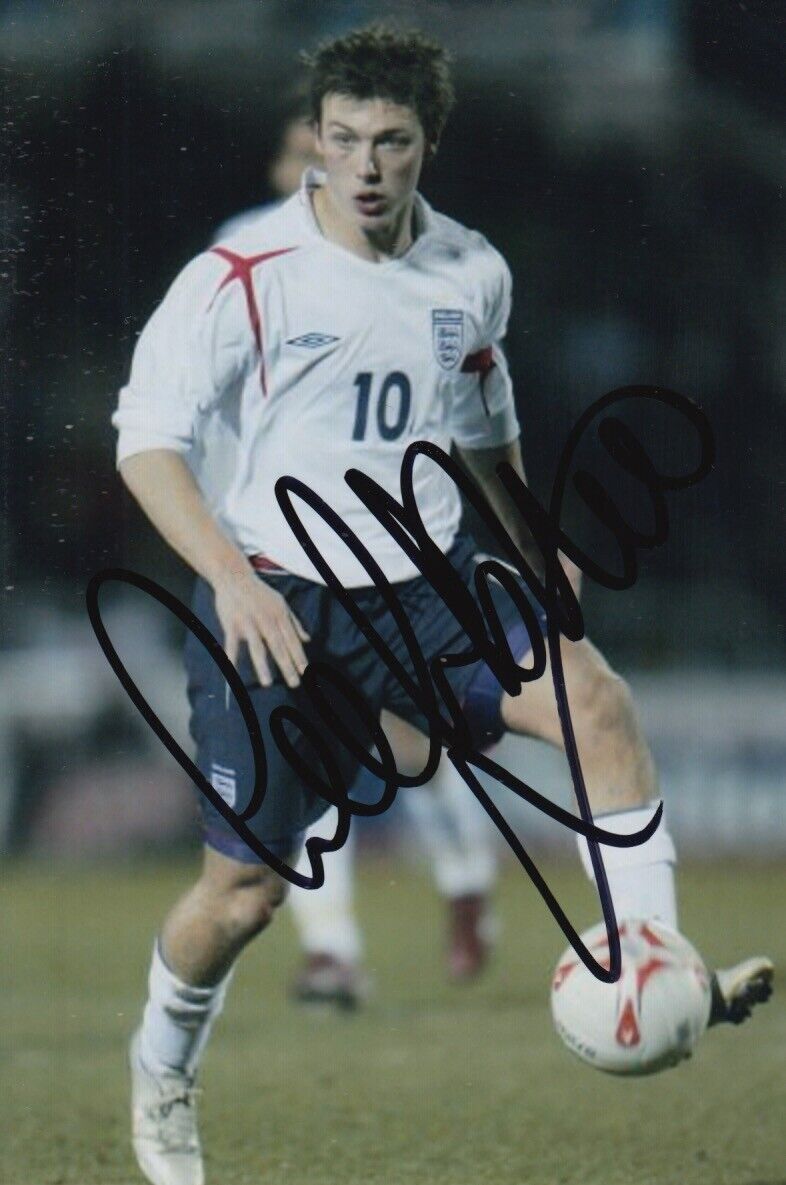 LEE HOLMES HAND SIGNED 6X4 Photo Poster painting - FOOTBALL AUTOGRAPH - ENGLAND.