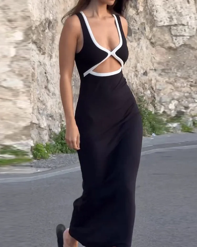 Sleeveless solid color hollow dress