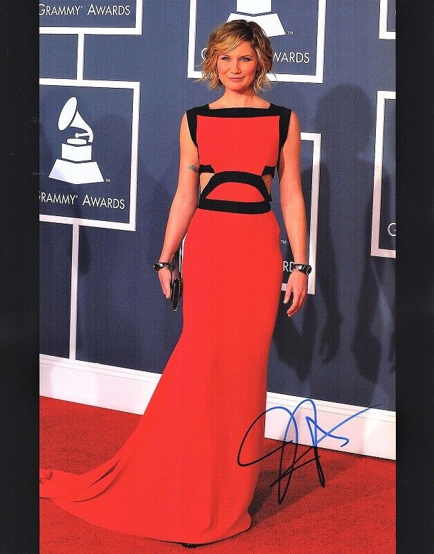 Jennifer Nettles Signed - Autographed Sugarland Country Singer 11x14 inch Photo Poster painting