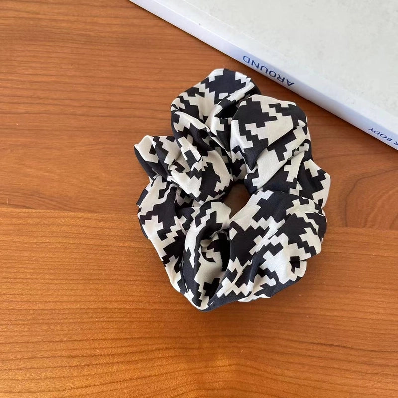Elegant Lady Flower Cloth Hair Tie