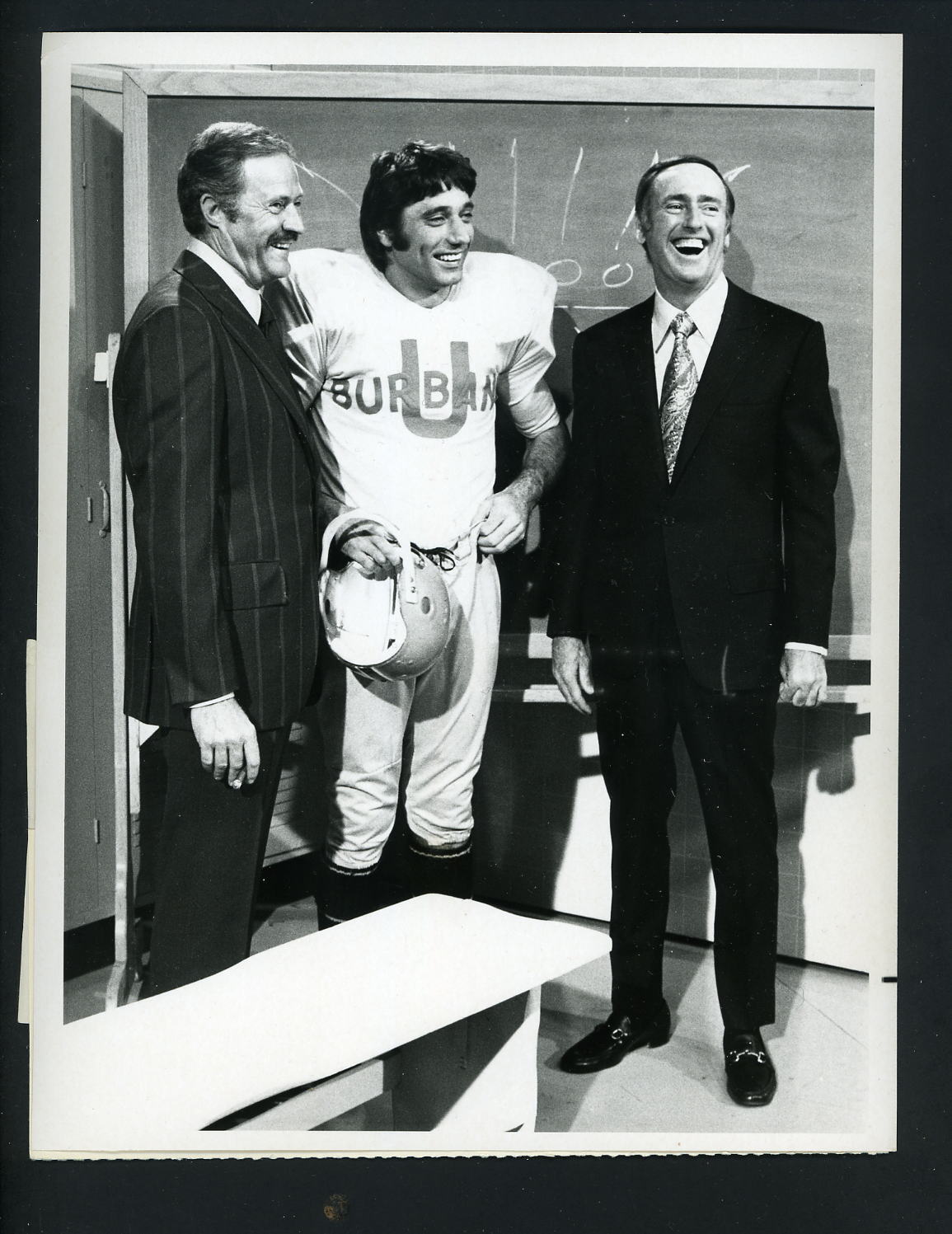 Joe Namath on Dan Rowan and Dick Martin's Laugh-In 1971 NBC TV Press Photo Poster painting Jets