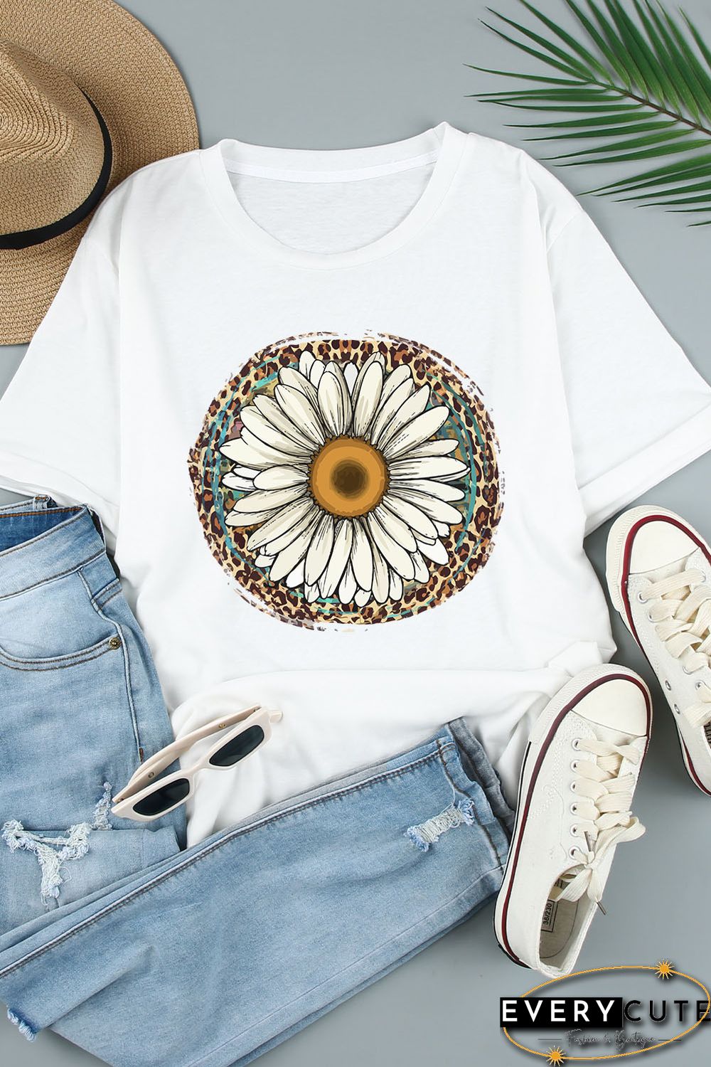 White Daisy Leopard Graphic Print Short Sleeve T Shirt