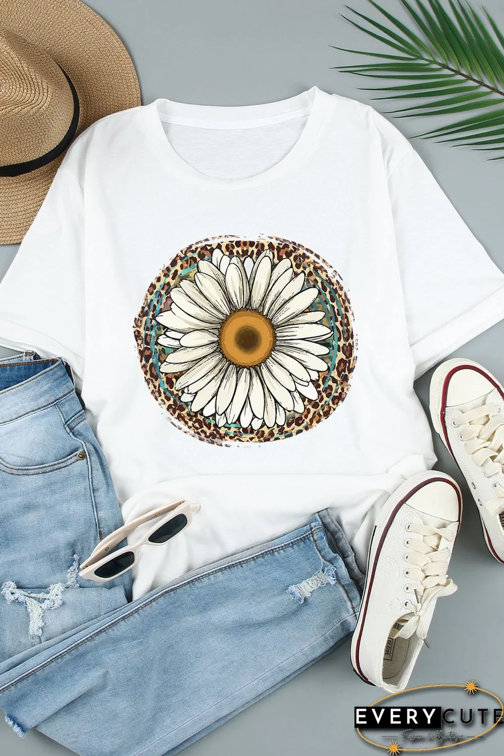 White Daisy Leopard Graphic Print Short Sleeve T Shirt