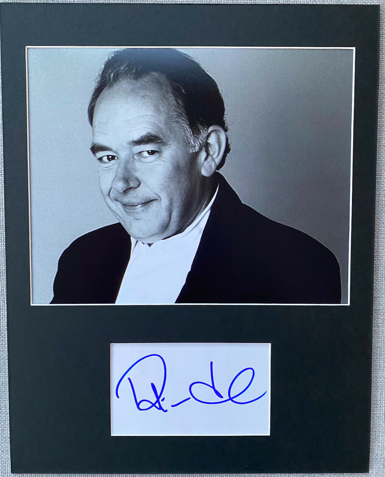 Robin Leach Signed Autograph Photo Poster painting Display - Lifestyles of the Rich and Famous