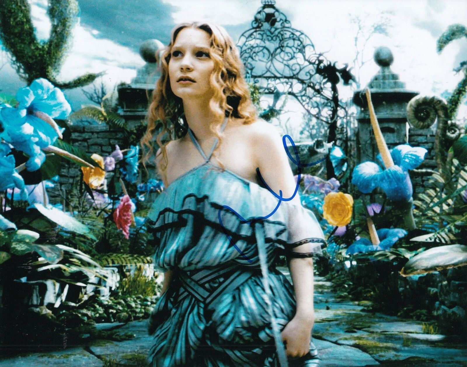 MIA WASIKOWSKA signed (ALICE IN WONDERLAND) 8X10 Photo Poster painting W/COA ALICE KINGSLEIGH #2