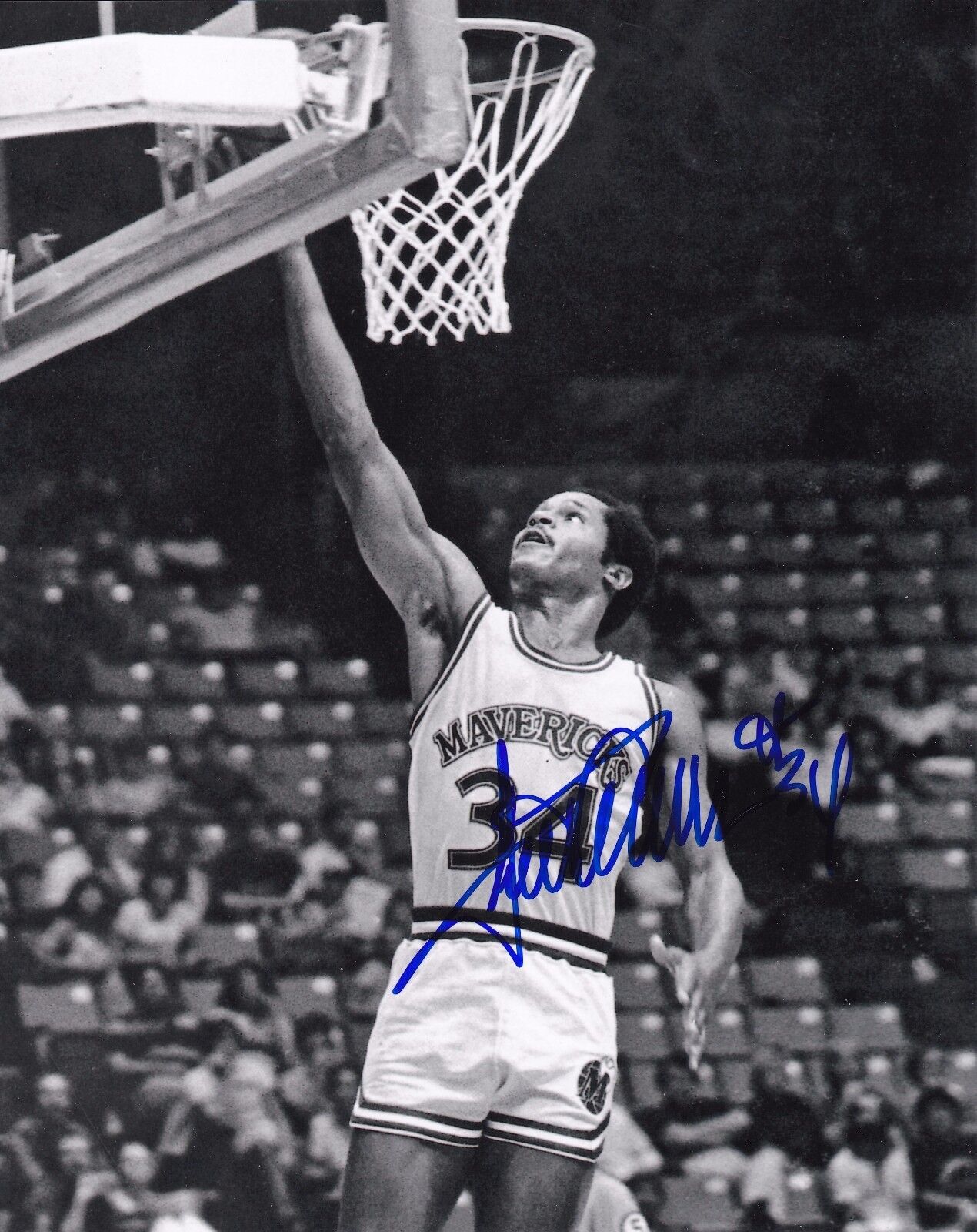 Austin Carr Autographed 8x10 Dallas Mavericks#S1389