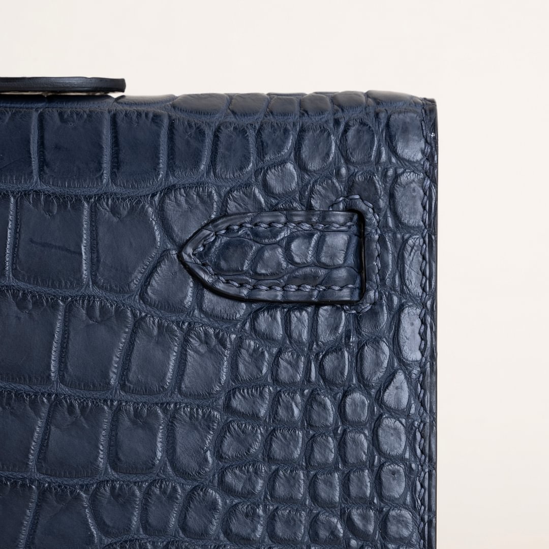 Kelly cut Matte Porosus Crocodile 2Z Blue nuit PHW