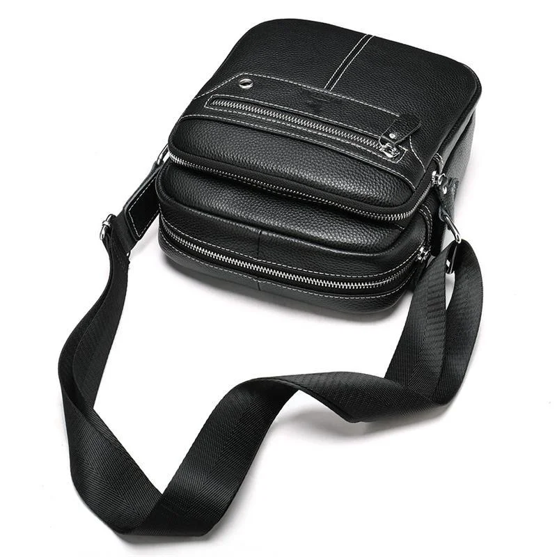 Casual Retro Men's Leather Shoulder Bag Crossbody Bag With Earphone Hole