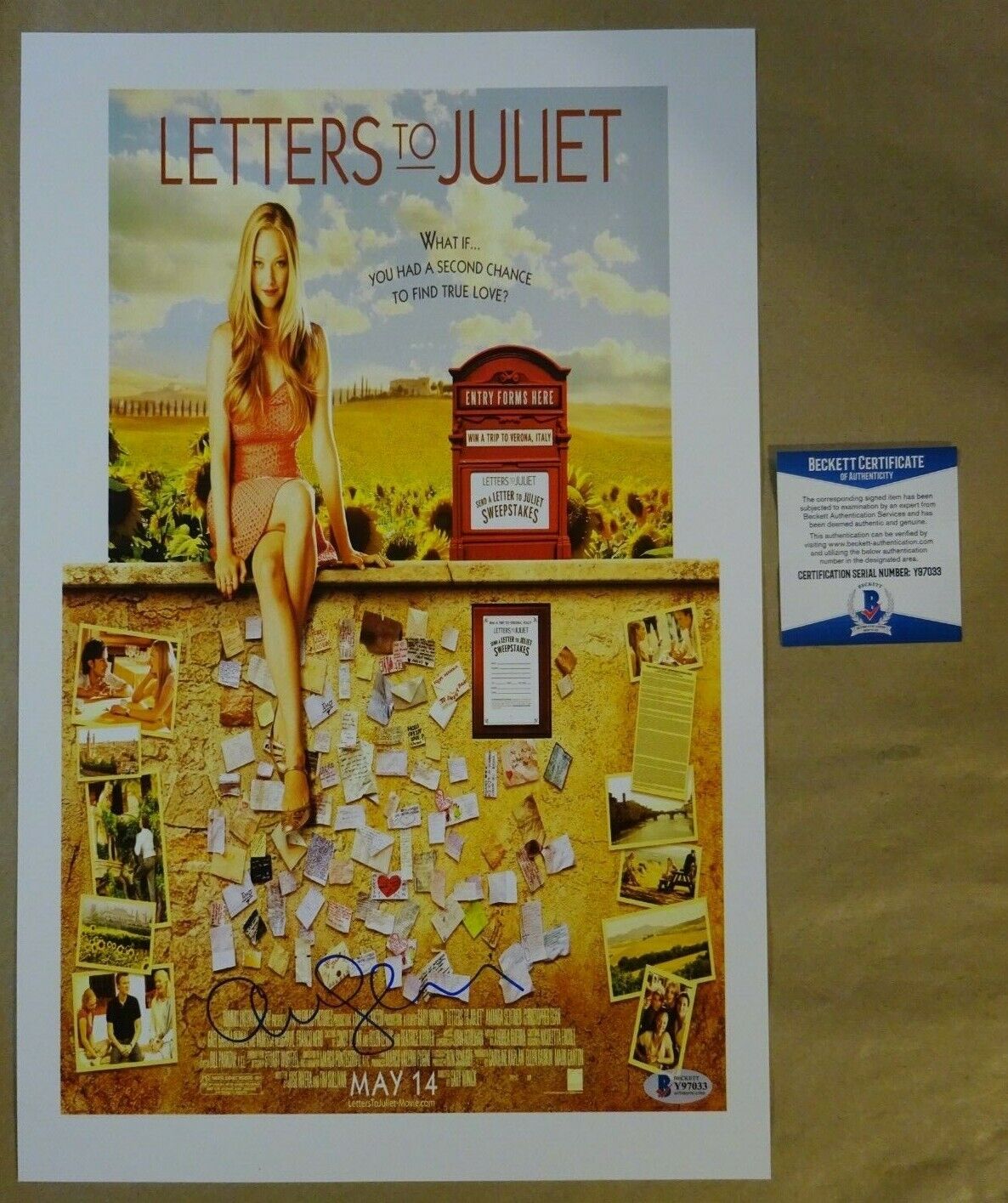 Signed AMANDA SEYFRIED Autographed LETTERS TO JULIET Photo Poster painting 11x17 BECKETT BAS COA